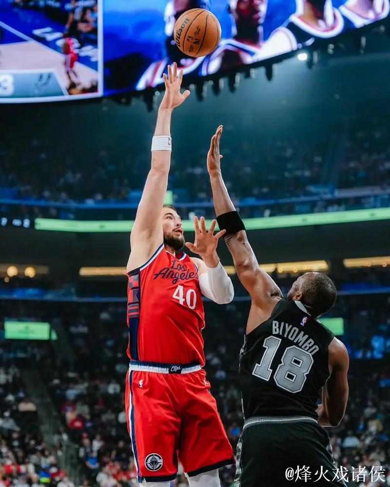 无力回天!快船官媒晒本场比赛的终场海报,球队遭遇四连败 无力回天!快船官媒晒本场比赛的终场海报,球队遭遇四连败